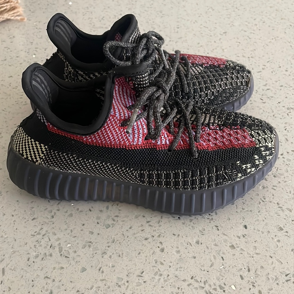 Toddler Yeezy sneakers size 1